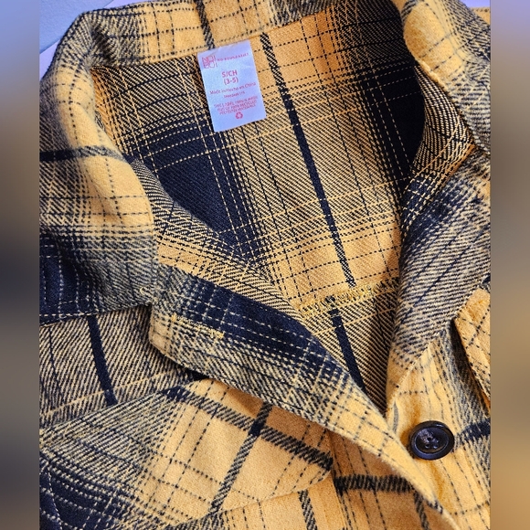 Shacket - Picture 2 of 5